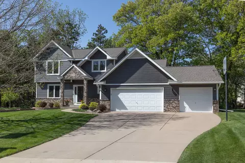 2477 Timber Ct E, Maplewood, MN 55119