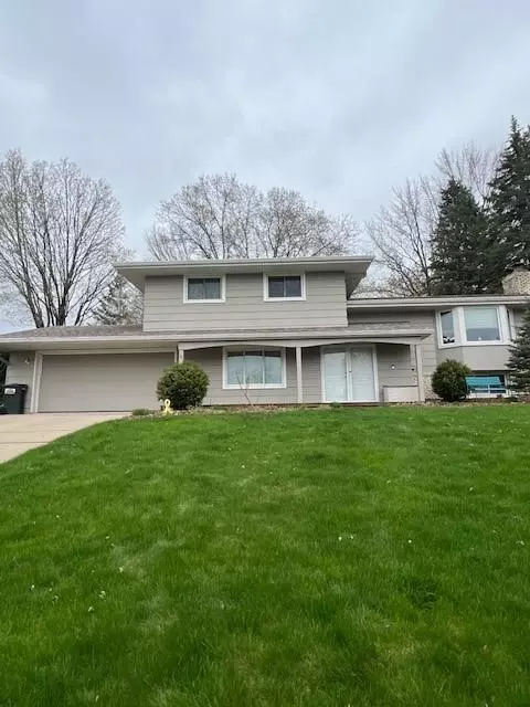 10309 Morris Rd, Bloomington, MN 55437