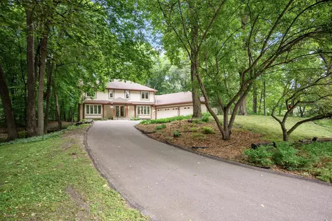 18021 Priory Ln, Minnetonka, MN 55345