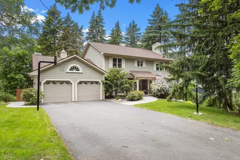 1228 Tamberwood Trl, Woodbury, MN 55125