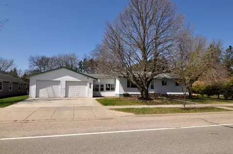 811 Pleasant Ave S, Park Rapids, MN 56470