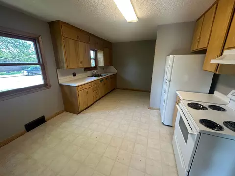 Kitchen - 1222 SE 12th St, Brainerd, MN 56401 photo 2 of 3