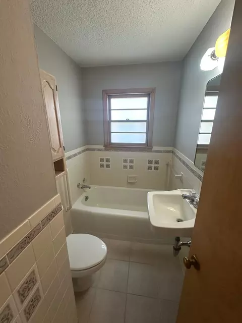 Bath - 1222 SE 12th St, Brainerd, MN 56401 photo 1 of 6