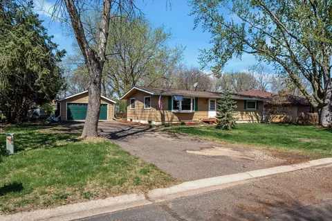 4241 Clark Cir, Vadnais Heights, MN 55127