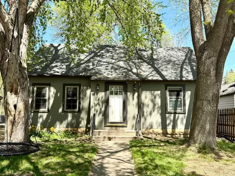 636 Garfield Ave, North Mankato, MN 56003