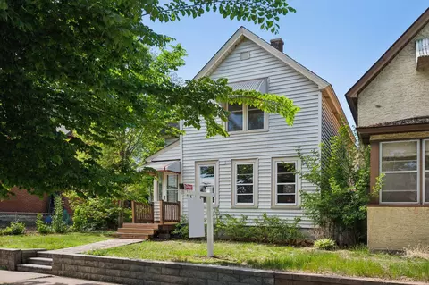 705 Butternut Ave, Saint Paul, MN 55102