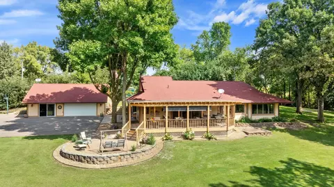 710 N Shore Dr W, Mound, MN 55364