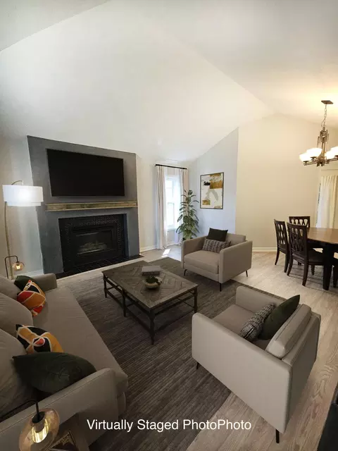 95 Olympic Cir, Chanhassen, MN 55317