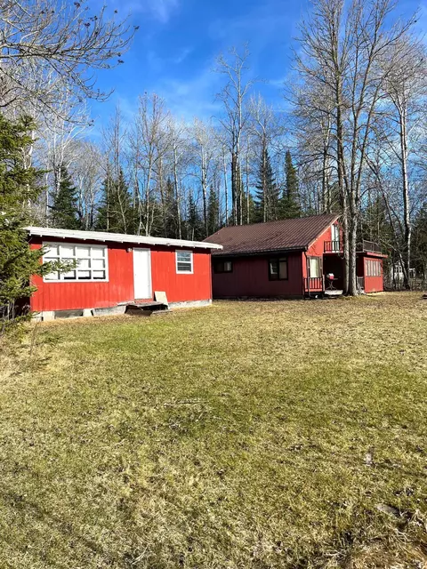 17353 E 17357 E Pine Dr NW, Angle Inlet, MN 56711