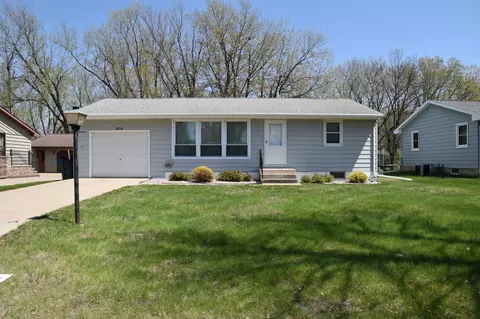 619 Ash Rd, Worthington, MN 56187