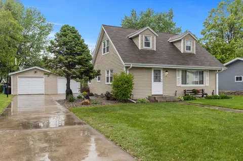 1218 Fairview Ln, Farmington, MN 55024