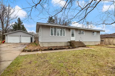 432 Coventry Rd, Hoyt Lakes, MN 55750