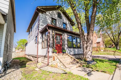 322 E Plum St, Mankato, MN 56001