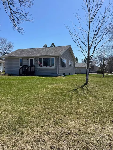 1321 10th St, International Falls, MN 56649