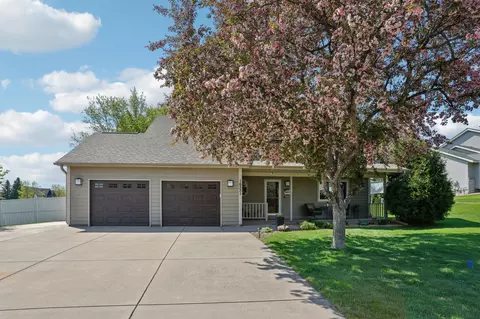 16331 Heath Ct, Lakeville, MN 55044
