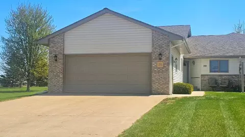 20 Line Dr, Morris, MN 56267