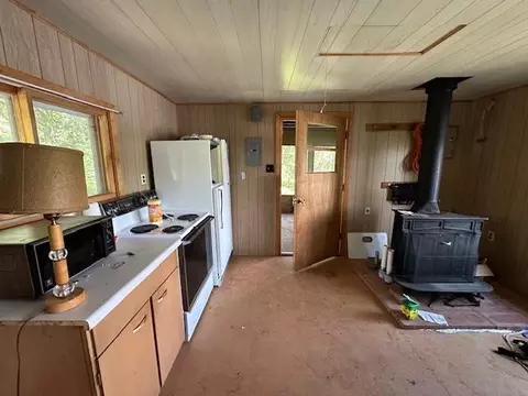 Kitchen - 615 Kellys Lots, Ely, MN 55731 photo 6 of 6