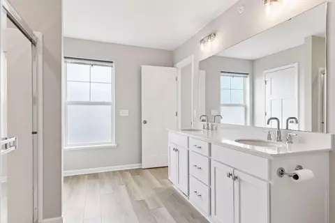 Bath - 4730 Bottlebrush Ln, Minnetrista, MN 55331 photo 3 of 4