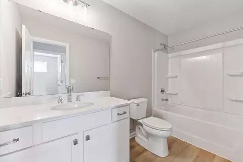Bath - 4730 Bottlebrush Ln, Minnetrista, MN 55331 photo 4 of 4