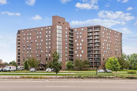 6615 Lake Shore Dr S #301, Richfield, MN 55423