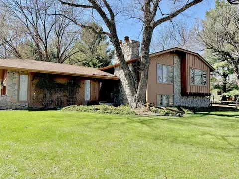 7864 Demontreville Trl N, Lake Elmo, MN 55042
