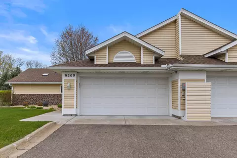9209 Yorkshire Ln, Brooklyn Park, MN 55443