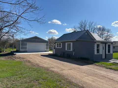 706 3rd Ave N, Lakefield, MN 56150