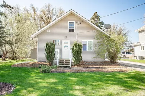 667 E Main St, Ellsworth, WI 54011
