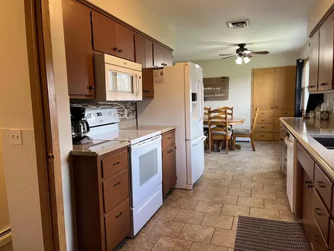 2250 18th Ave, Windom, MN 56101 photo 6