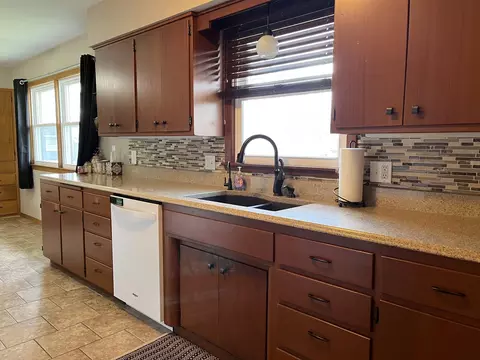 2250 18th Ave, Windom, MN 56101 photo 5