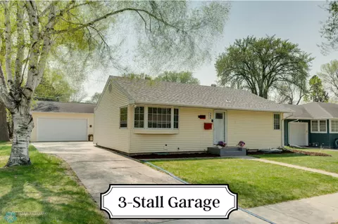 306 23rd Ave N, Fargo, ND 58102