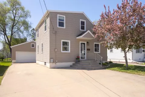 226 12th St NW, Rochester, MN 55901