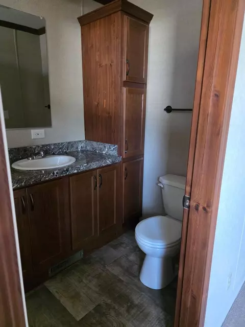 Bath - 16 Bubalo Dr, Duluth, MN 55808 photo 1 of 2