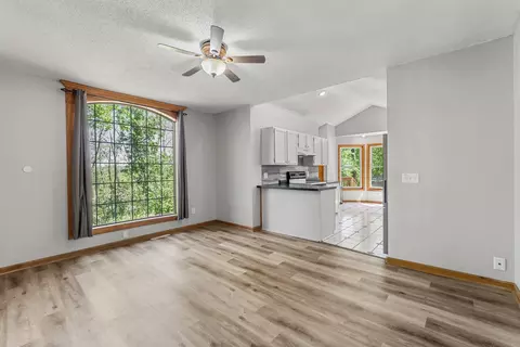 212 6th St S, Henderson, MN 56044