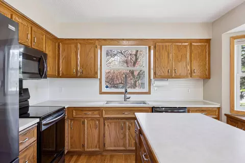 Kitchen - 4291 Augusta Ln, Eagan, MN 55123 photo 3 of 5