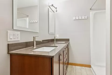 Bath - 4291 Augusta Ln, Eagan, MN 55123 photo 1 of 3