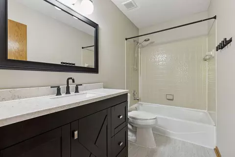 Bath - 4291 Augusta Ln, Eagan, MN 55123 photo 2 of 3