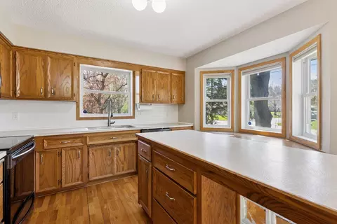 Kitchen - 4291 Augusta Ln, Eagan, MN 55123 photo 4 of 5
