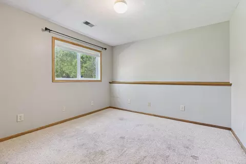 Bedroom - 4291 Augusta Ln, Eagan, MN 55123 photo 6 of 7