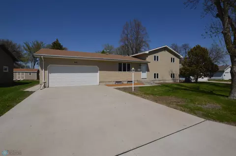 416 17th Ave N, Wahpeton, ND 58075