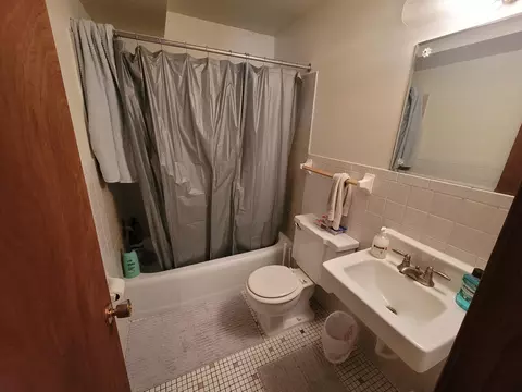 Bath - 1710 11th Ave S, Saint Cloud, MN 56301 photo 1 of 2