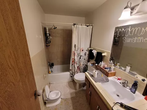 Bath - 1710 11th Ave S, Saint Cloud, MN 56301 photo 2 of 2