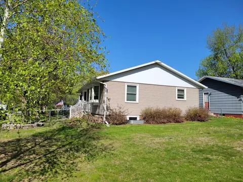 821 11th St SE, Saint Cloud, MN 56304 photo 3