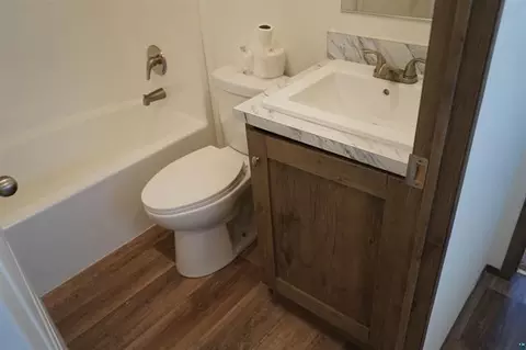 Bath - 18 Bubalo Dr, Duluth, MN 55808 photo 1 of 1