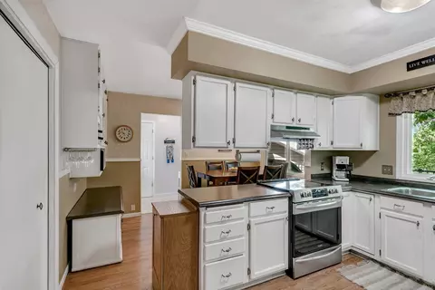 Kitchen - 416 19th St NW, Willmar, MN 56201 photo 2 of 2