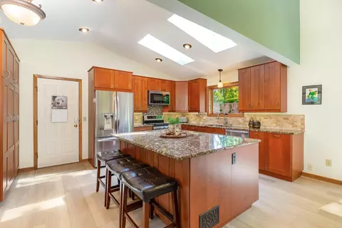 12570 Everest Ct E, Apple Valley, MN 55124