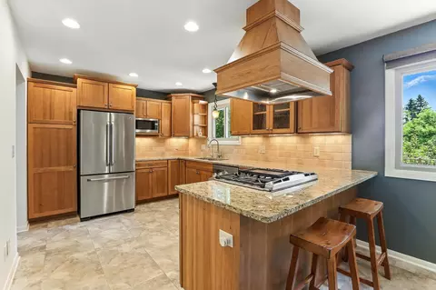 5820 139th St W, Apple Valley, MN 55124