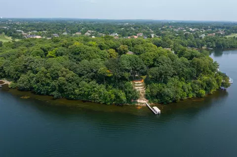 9002 Riley Lake Rd, Eden Prairie, MN 55347