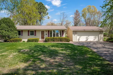 8435 Morris Cir, Bloomington, MN 55437