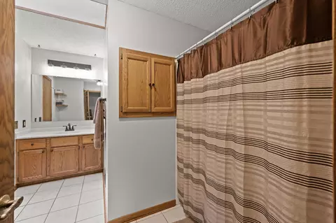 Bath - 778 Sunset Dr, Eagan, MN 55123 photo 2 of 2